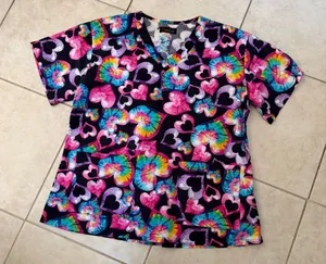 Peaches Uniforms Black Tie-Dye Heart Print Scrub Top thumbnail 1