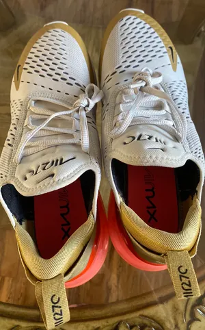 Nike Air Max 270 Shoes thumbnail 7