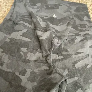 Lululemon Align Super High Rise Short 10" Incognito Camo Multi Grey size 4 thumbnail 12