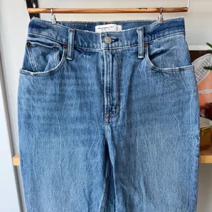 Abercrombie & Fitch 90’s Straight Ultra High Rise Curve Love Denim Jeans Sz 4S thumbnail 6