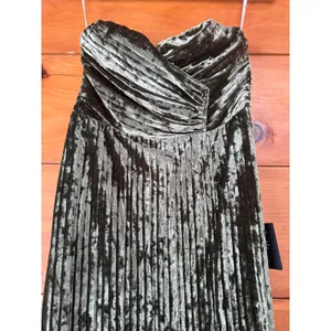 NWT Lulus Classy Sensation Olive Velvet Pleated Strapless Maxi Dress Gala Sz L thumbnail 5