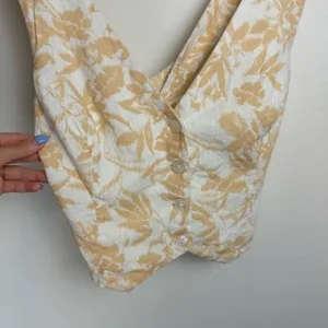 Abercrombie & Fitch Linen Blend Top Vest Sz Medium Floral Print thumbnail 10