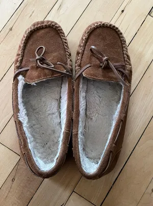 Moccasin House Shoes Brown Size 10 thumbnail 1