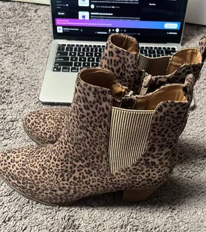 NWOT Boots Size 10 thumbnail 1