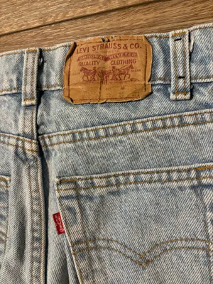 Vintage 1990’s Levi's Light Wash Girls Straight-Leg Jeans thumbnail 3