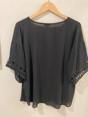 Buckle BuckleBlack - Cutout V-Neck Blouse Size Small thumbnail 4