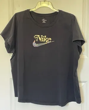The Nike Tee Floral Swoosh 3X Activewear Workout Lounge thumbnail 1