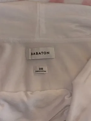 Aritzia White Off-The-Shoulder Top thumbnail 4