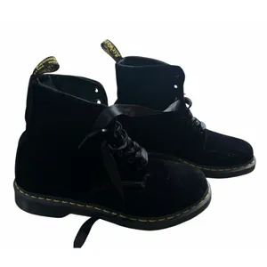 Dr. Martens Womens 1460 Pascal Velvet Black Boots Ribbon Laces Vegan 11 thumbnail 10