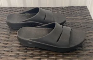 Oofos sandals, women’s size 8 Black thumbnail 1