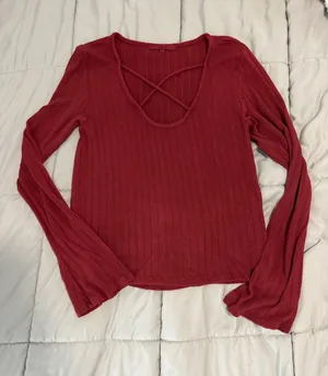 Buckle Women's long sleeve knit Women's long sleeve knit top with criss-cross neckline thumbnail 1