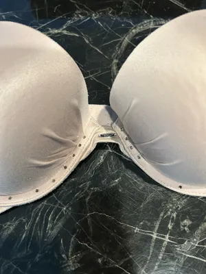 Victoria’s Secret Fabulous Plunge Bling Bra thumbnail 2