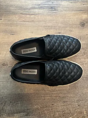 Steve Madden Black Slip-On shoes thumbnail 2