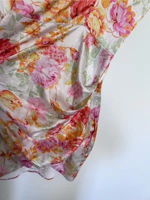 Showpo Floral Print Square Neck Sleeveless Strappy Ruched Side Mini Dress Size 6 thumbnail 3