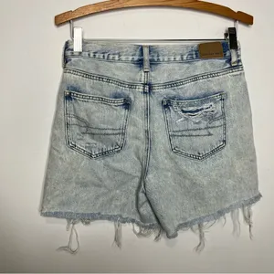 American Eagle Outfitters mom shorts light wash‎ destroyed dem women’s size 4 thumbnail 4