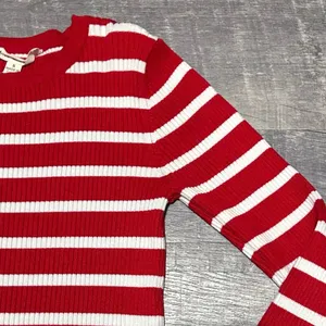 Red White Stripe Sweater Womens XS Ribbed Fitted Pearl Button Sleeve thumbnail 4