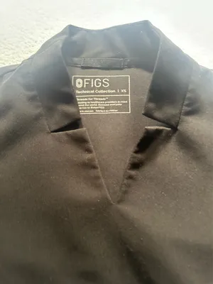 FIGS Top Scrub thumbnail 2