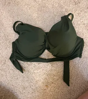Target Shade And Shore Bikini Top Size 38DD thumbnail 1