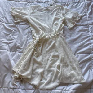 NWT Selfie Leslie Womens Small White Wrap Mini Dress Tie Boho‎ Hippie Dainty thumbnail 7