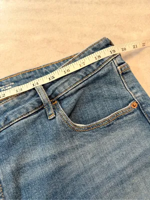 Old Navy Size 18 Higher High-Rise Flare Jeans Medium Wash Stretch Denim thumbnail 9