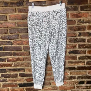 Victoria's Secret Leopard Animal Soft Fleece Pajama Pants Women's Size Small thumbnail 4