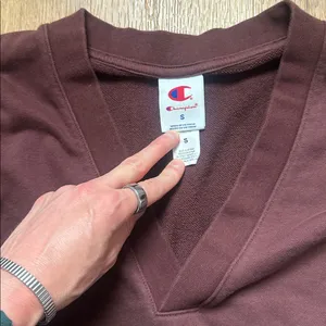 Champion Women's Oversized V-Neck‎ Sweatshirt Size Small thumbnail 2