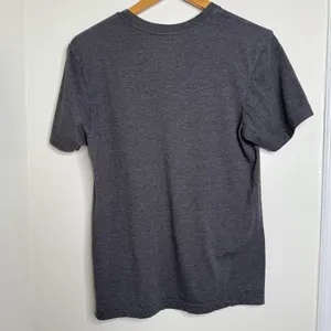 Genuine Merchandise New York Yankees Baseball Gray T Shirt Distressed Women’s Size Small thumbnail 4