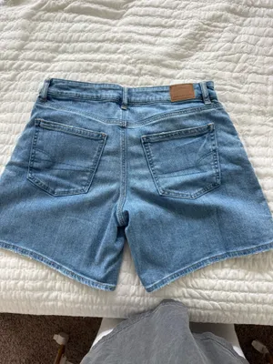 American Eagle Low-Rise Baggy Shorts thumbnail 2