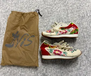 Floral Embroidered Canvas Sneakers Red White Lace Up Low Top Gum Sole‎ Size 36 thumbnail 1