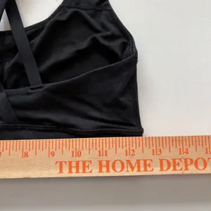 Lululemon Black Strappy Back Sports Bra Women's Size 4 Workout Yoga Athletic‎ thumbnail 4