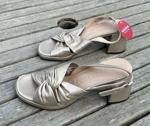 Wonders F8202‎ Twist Antique Gold Block Heels nwt size 36 thumbnail 1
