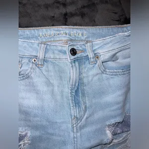 American Eagle Ripped Mom Jean Size 6 Regular thumbnail 4