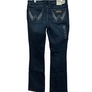 Wrangler Retro Women's Mae Mid-Rise Boot Cut Jeans Decorative Pockets Size 32x34 thumbnail 2