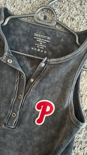 Phillies tank  thumbnail 2