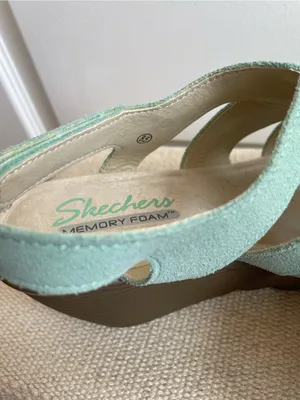 Skechers Suede Wedge Sandals Memory Foam Mint 7.5 Parallel Stylin thumbnail 4