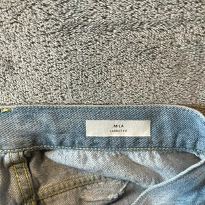 Dondup Distressed Mila Carrot Fit Jeans Light Wash Size 30‎ X 28” thumbnail 8