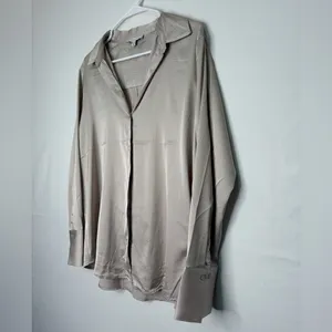 Maison d’Amélie Paris Taupe Satin Button Front Blouse women’s Size M(A204)&✨ thumbnail 4