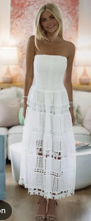 Boutique dress vestique medium  thumbnail 1