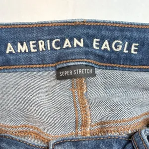 American Eagle Super Hi-Rise‎ Jegging Womens 10 Short Blue Distressed Jeans thumbnail 5