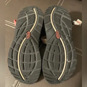 Chaco women’s size 9 adjustable sandals. thumbnail 3
