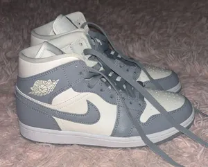 Air Jordan Women’s  1 Mid Stealth thumbnail 1