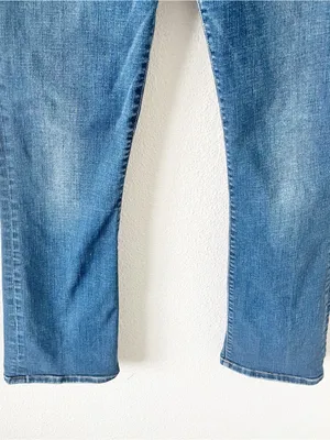 FRAME Le Crop Mini Boot Light Wash Cropped Denim High Rise Jeans thumbnail 4