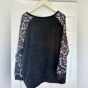 Women’s XXL brand new boutique, black and cheetah print long sleeve blouse thumbnail 3