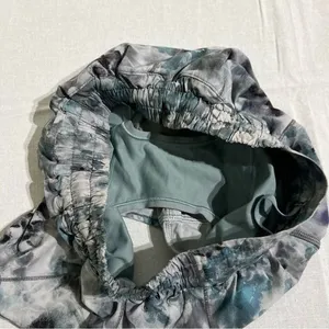 Lululemon Hotty Hot Low Rise Short 2.5" Kaleidofloral Multi / Blue Cast W7ATHR thumbnail 5