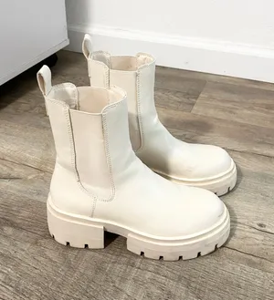 Forever 21 cream chunky sole Chelsea boots size 6 thumbnail 1