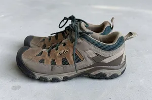 KEEN Women’s Timberwolf Leather Sneakers Size 9 thumbnail 1