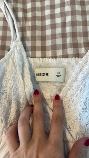 White tank top hollister  thumbnail 2