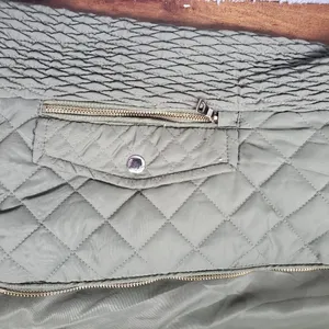 Green vest size medium women's by mini brand, gold details thumbnail 2