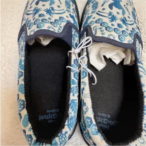 Disney Stitch Tropical Canvas Slip On Shoes NWT Women’s 8 thumbnail 6