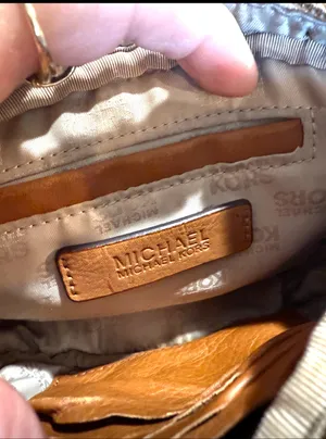 Crossbody thumbnail 4